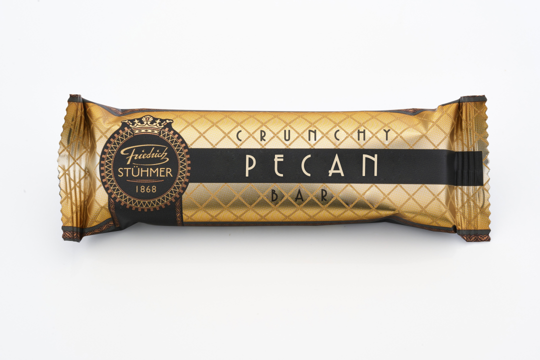 CHOCOLATE BAR WITH CRUNCHY PECAN FILLING