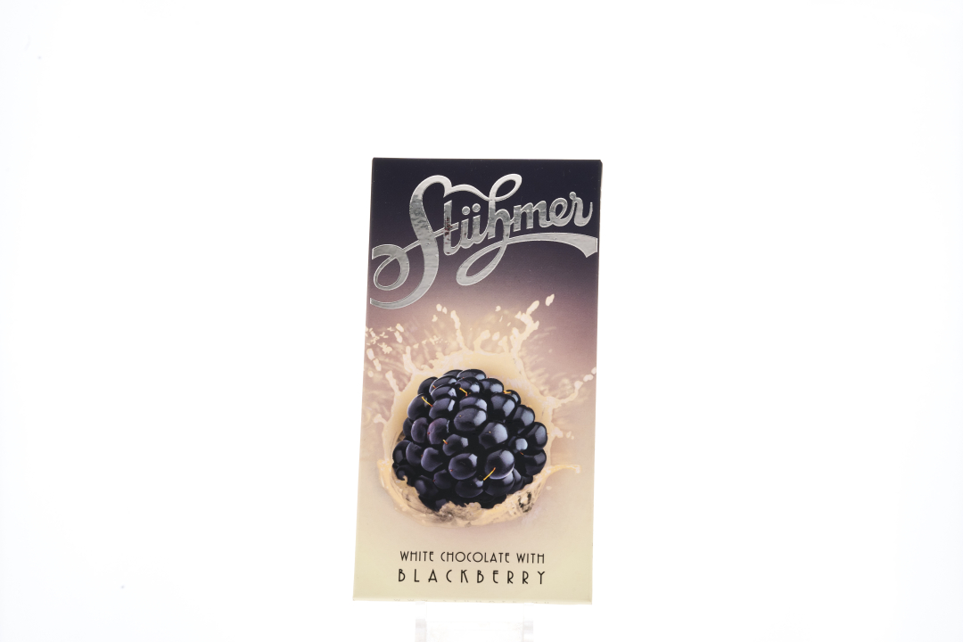 WHITE CHOCOLATE TABLET WITH BLACKBERRIES
